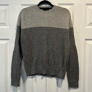 Banana Republic crew neck sweater, size small, gray color blocks
